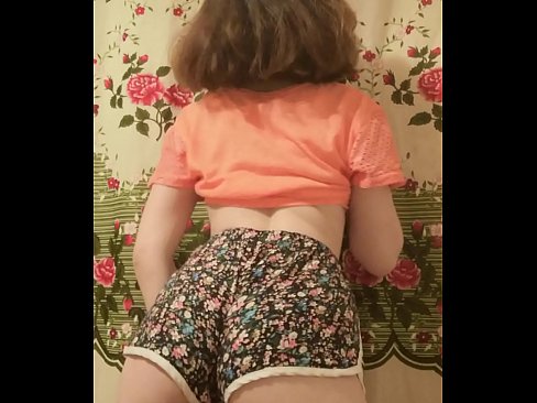 ❤️ ʻO ka pēpē ʻōpio uʻi e wehe ana i kona mau pōkole ma ka pahupaʻikiʻi ❌ Russian porn ma haw.pornochaturbate.ru ❌❤